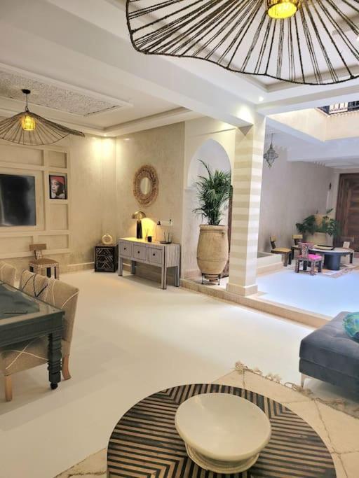 Riad Isahiac Avec Piscine En Exclusivite Marrakesh Luaran gambar