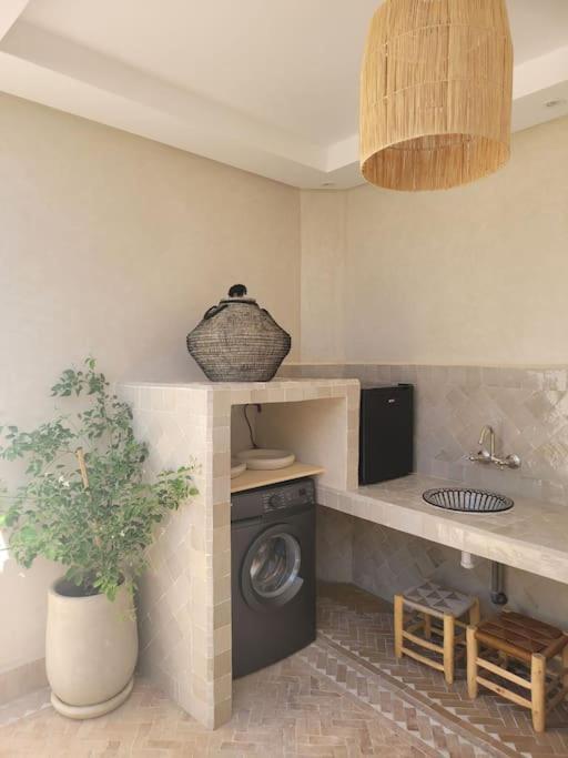 Riad Isahiac Avec Piscine En Exclusivite Marrakesh Luaran gambar
