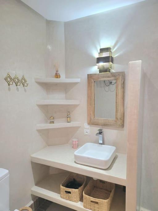 Riad Isahiac Avec Piscine En Exclusivite Marrakesh Luaran gambar