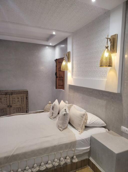 Riad Isahiac Avec Piscine En Exclusivite Marrakesh Luaran gambar