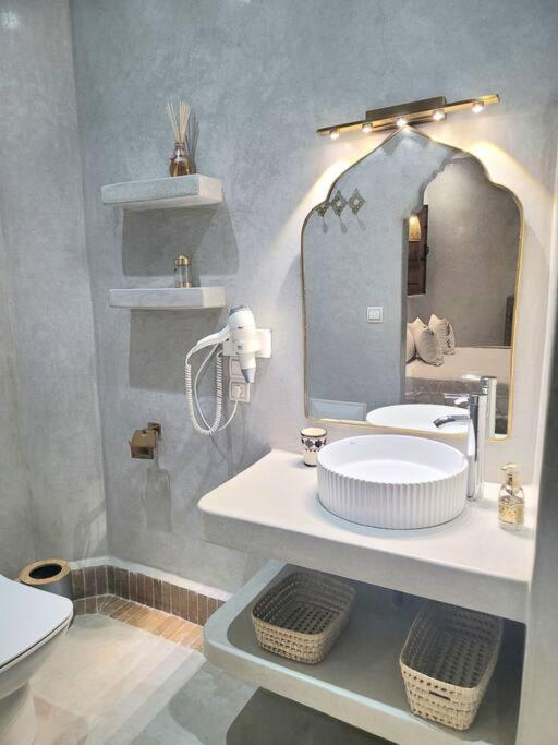 Riad Isahiac Avec Piscine En Exclusivite Marrakesh Luaran gambar